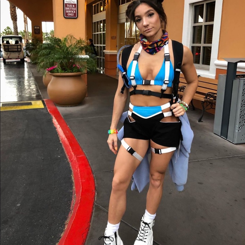 Matching festival set